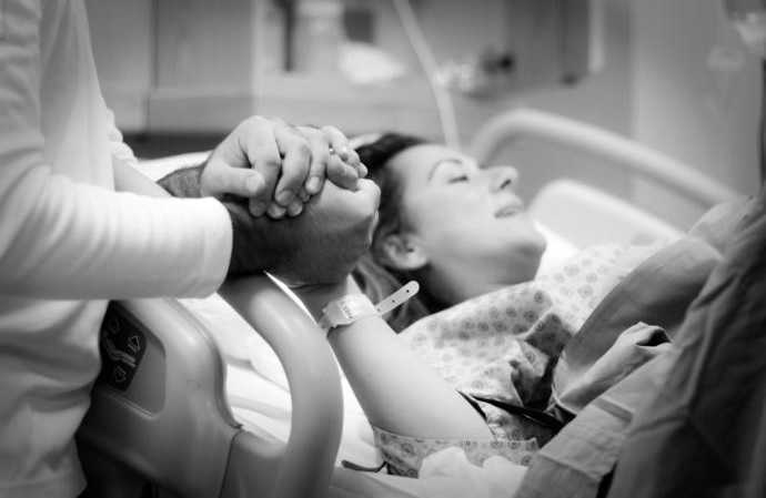 Eşler doğuma girmeli midir? Girmemeli midir?